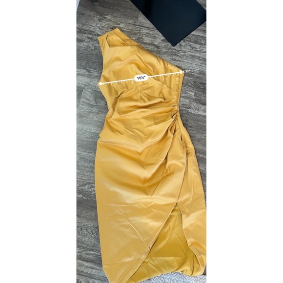 Elliatt Cassini Satin One-Shoulder Dress Size S‎ Tumeric - Picture 10 of 12